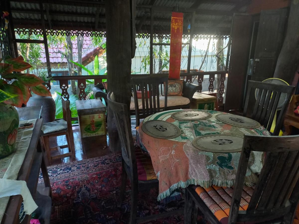 Teak House Chiang Mai Hotel Exterior foto