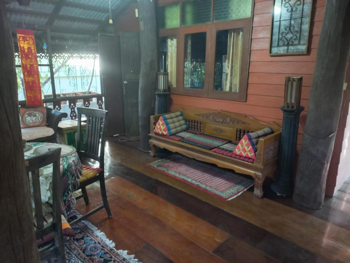 Teak House Chiang Mai Hotel Exterior foto