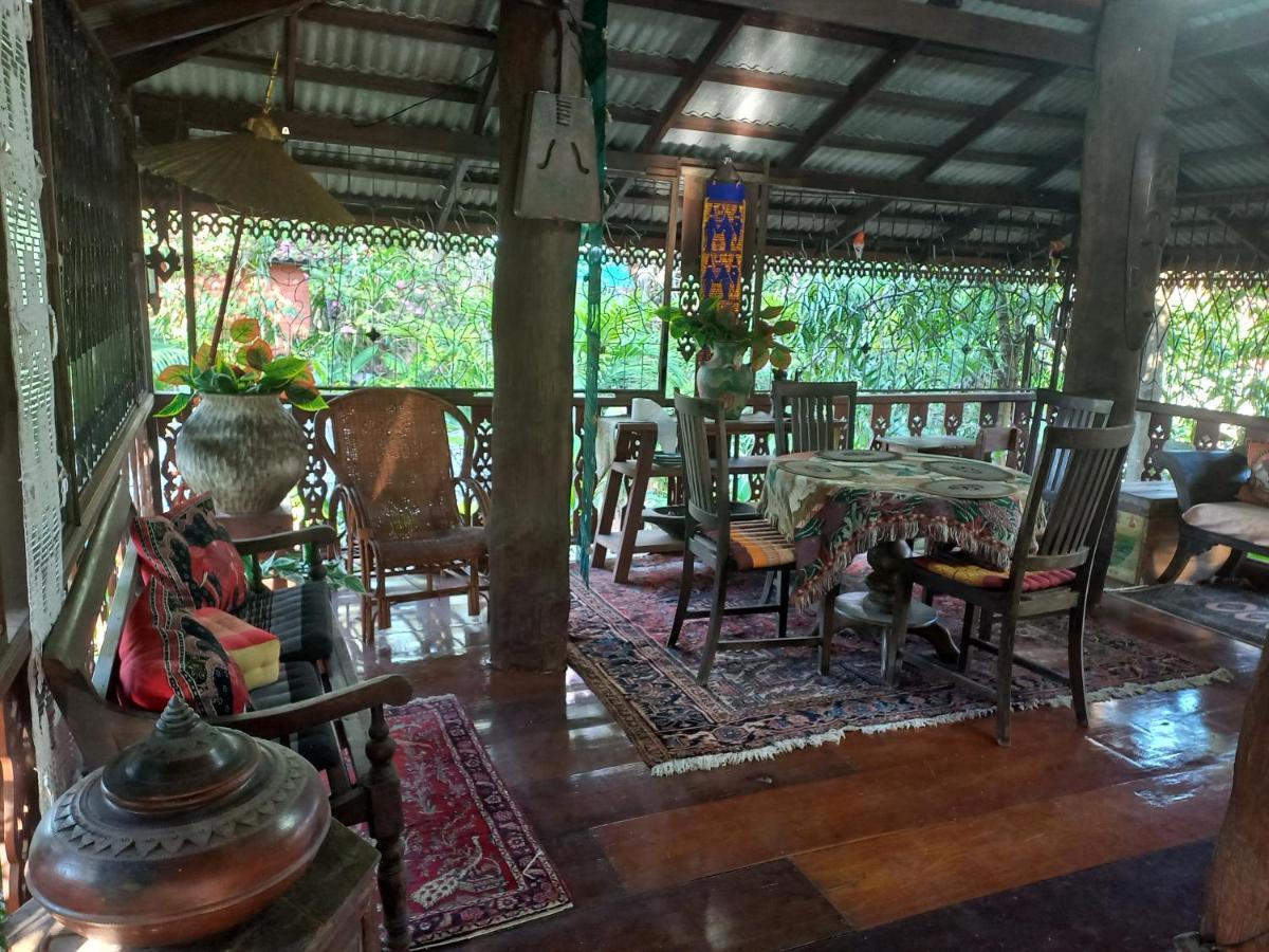 Teak House Chiang Mai Hotel Exterior foto