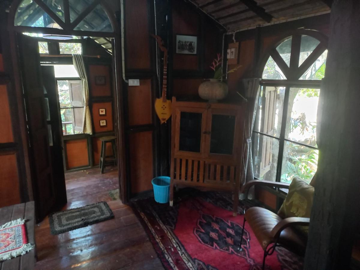Teak House Chiang Mai Hotel Exterior foto