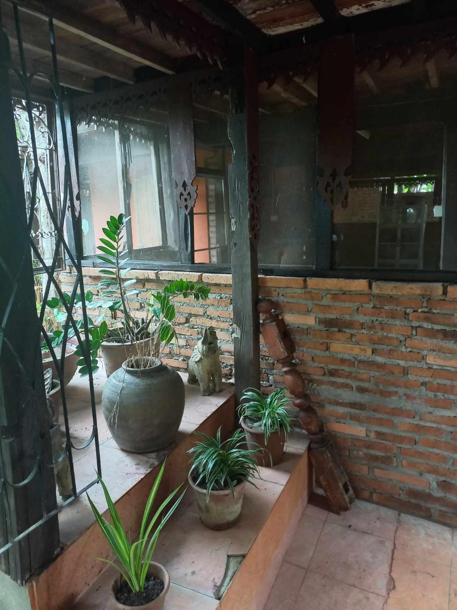 Teak House Chiang Mai Hotel Exterior foto