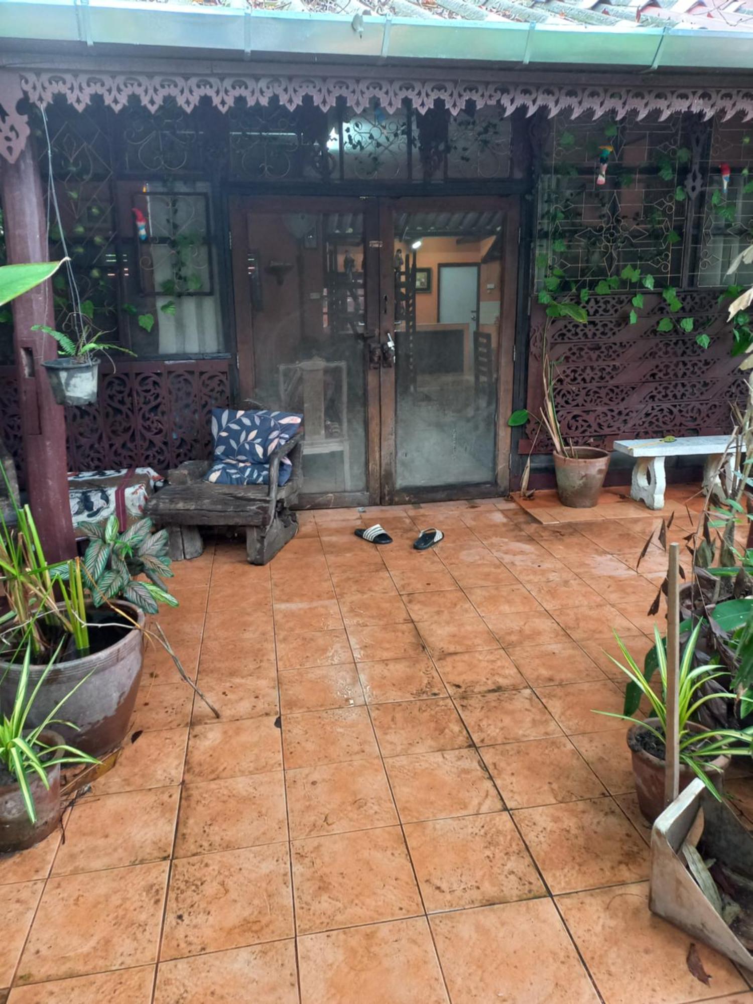 Teak House Chiang Mai Hotel Exterior foto