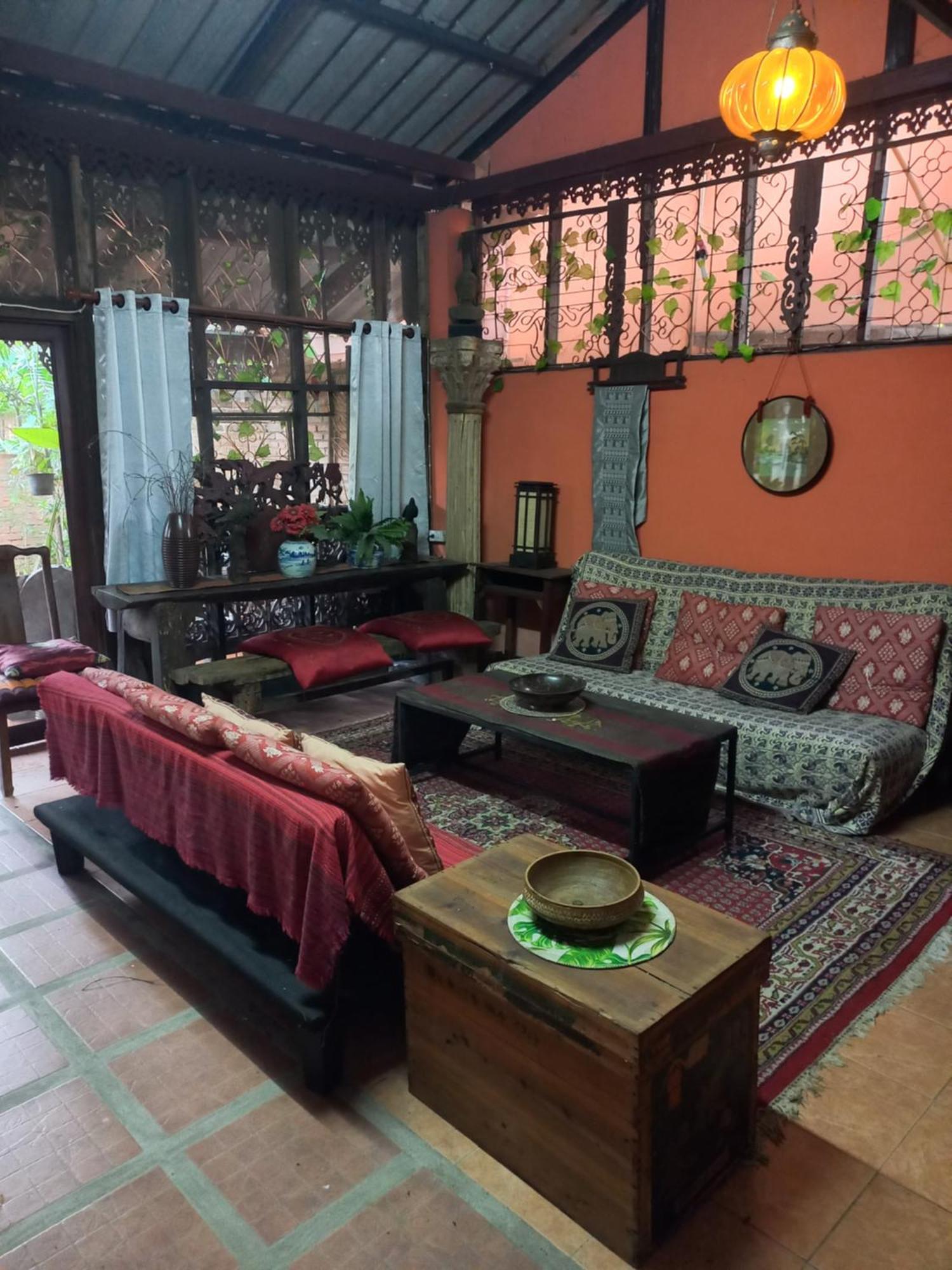 Teak House Chiang Mai Hotel Exterior foto