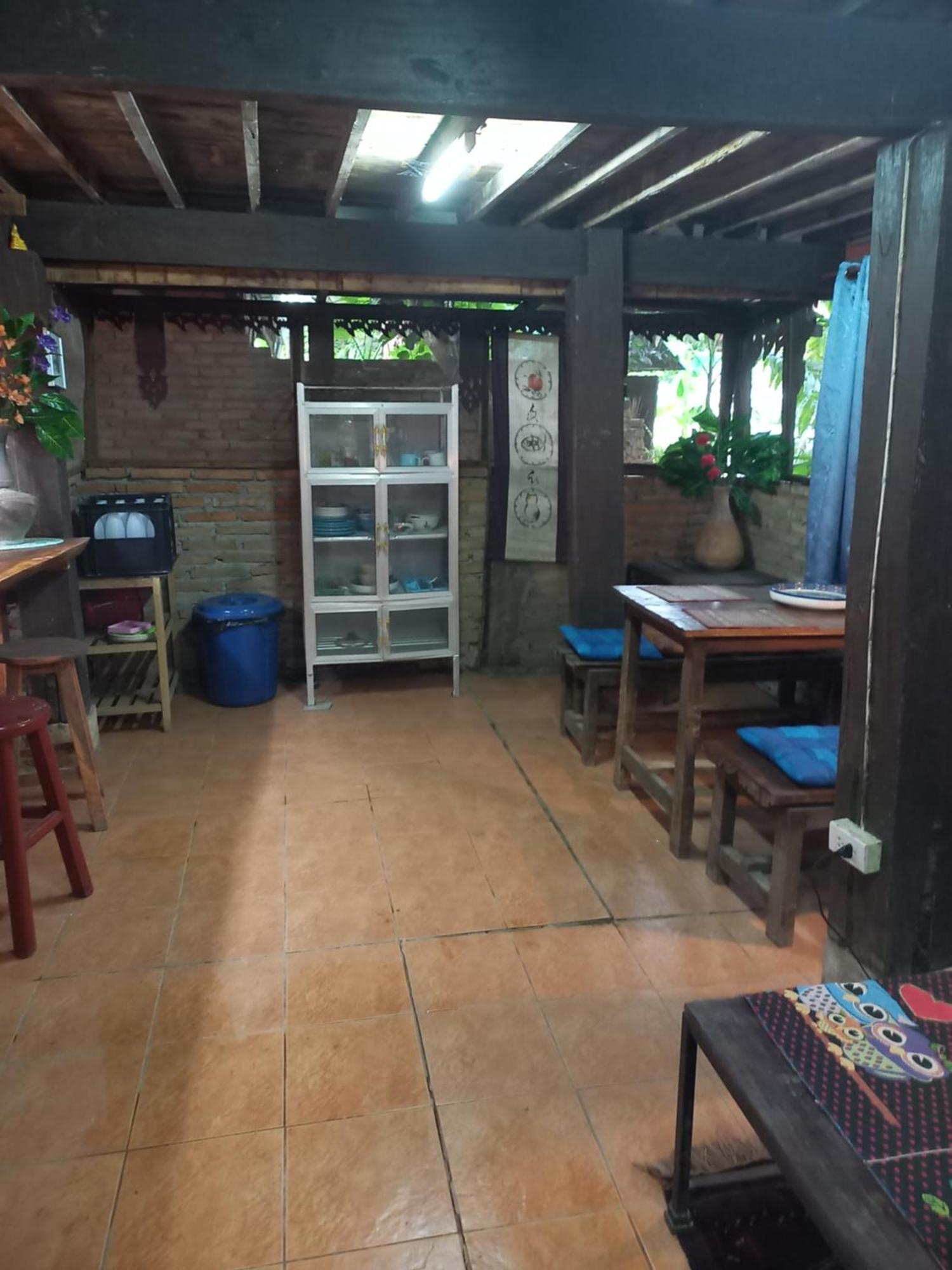 Teak House Chiang Mai Hotel Exterior foto